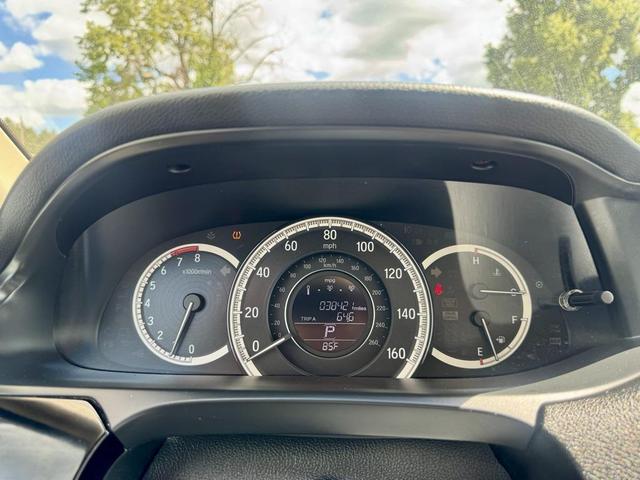 Photo of 2016 White Orchid Pearl Honda Accord