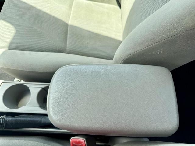 Photo of 2012 Super White Toyota Corolla