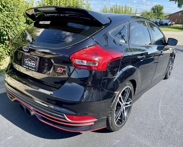 Photo of 2016 Shadow Black Ford Focus ST
