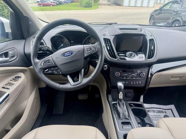 Photo of 2018 White Platinum Metallic Tri-Coat Ford Escape