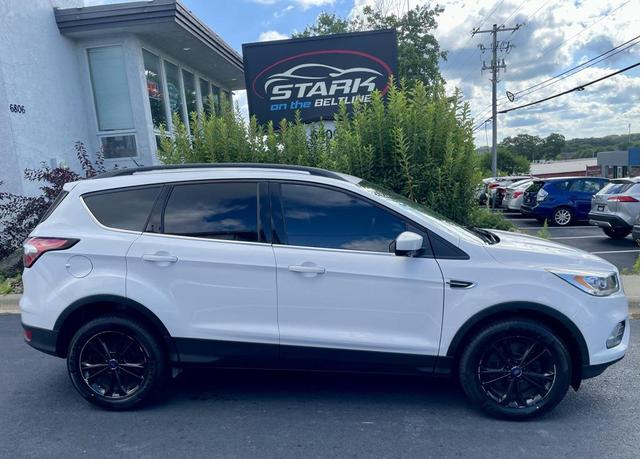 Photo of 2018 Oxford White Ford Escape