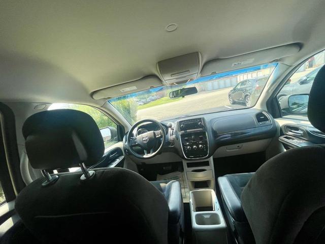 Photo of 2015 Cashmere/Sandstone Pearlcoat Dodge Grand Caravan