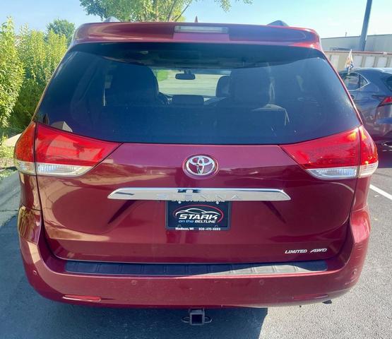 Photo of 2013 Salsa Red Pearl Toyota Sienna