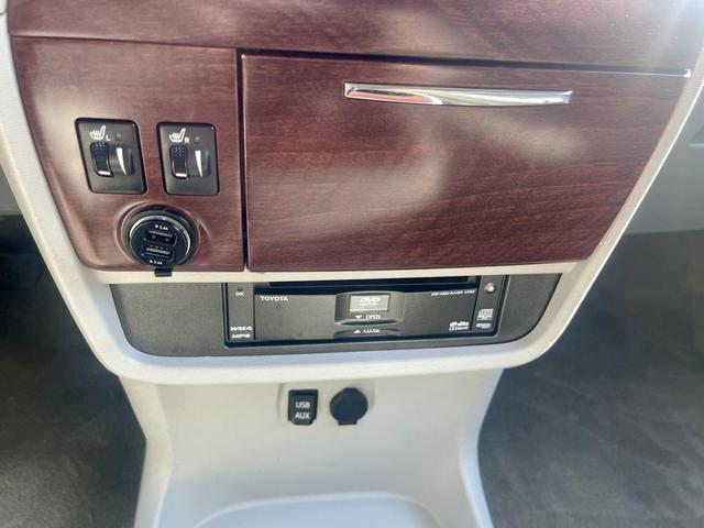 Photo of 2013 Salsa Red Pearl Toyota Sienna