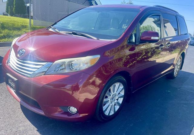 Photo of 2013 Salsa Red Pearl Toyota Sienna