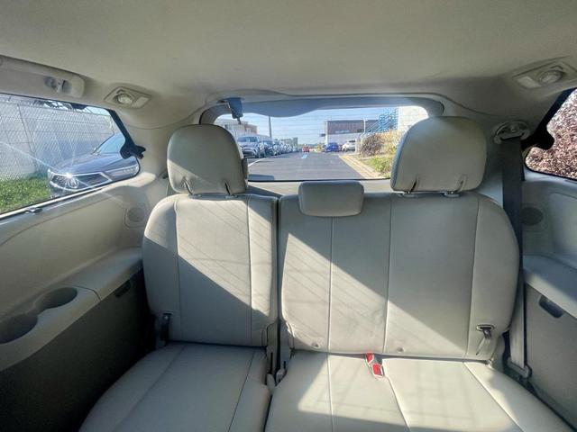 Photo of 2013 Salsa Red Pearl Toyota Sienna