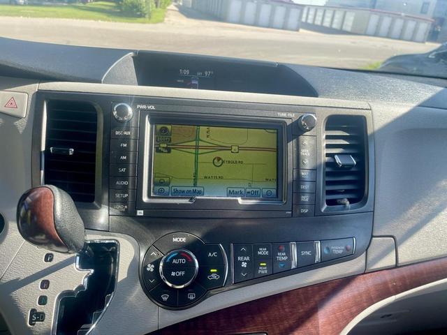 Photo of 2013 Salsa Red Pearl Toyota Sienna