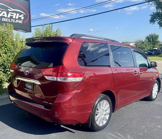 Photo of 2013 Salsa Red Pearl Toyota Sienna