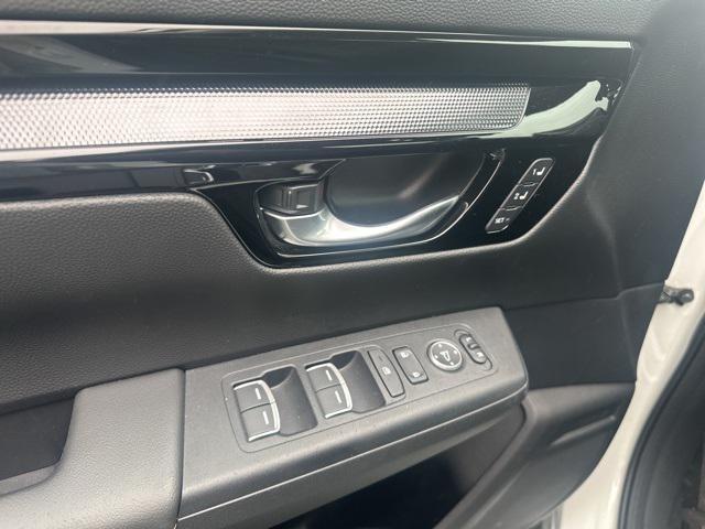 Photo of 2024 Platinum White Pearl Honda CR-V Hybrid