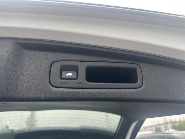 Photo of 2024 Platinum White Pearl Honda CR-V Hybrid