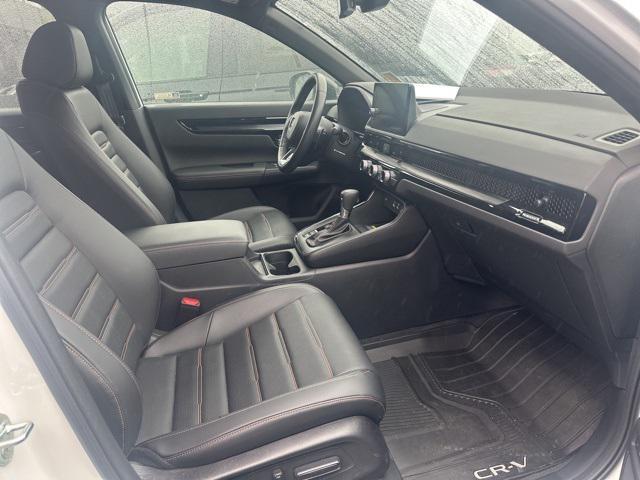 Photo of 2024 Platinum White Pearl Honda CR-V Hybrid