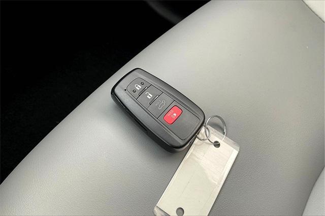 Photo of 2024 Magnetic Gray Metallic Toyota RAV4 Hybrid