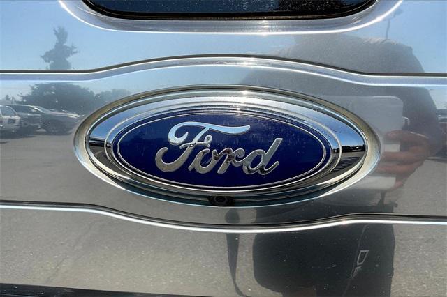 Photo of 2015 Tuxedo Black Metallic Ford F-350