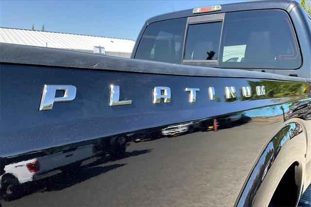 Photo of 2015 Tuxedo Black Metallic Ford F-350