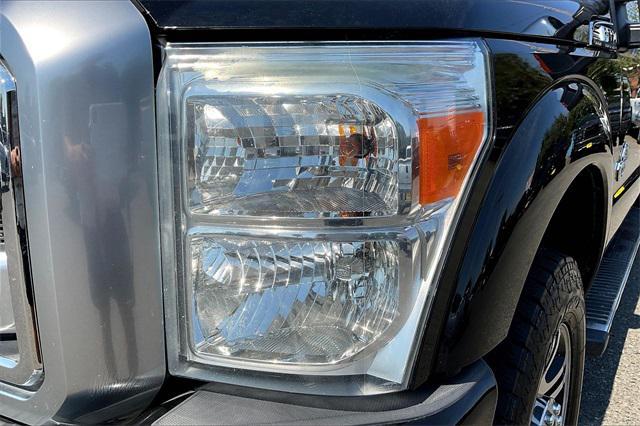 Photo of 2015 Tuxedo Black Metallic Ford F-350