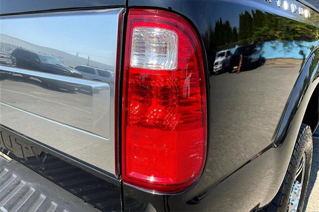 Photo of 2015 Tuxedo Black Metallic Ford F-350