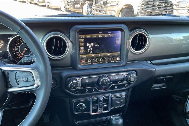 Photo of 2023 Bright White Jeep Wrangler