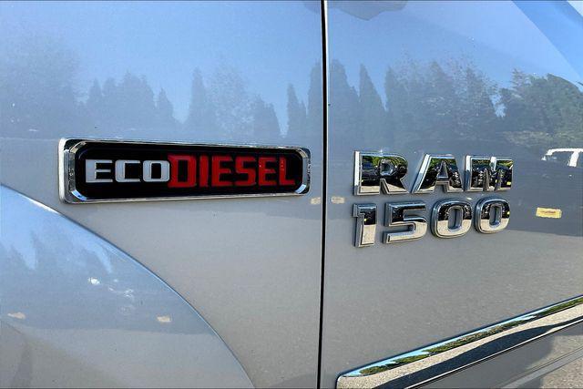 Photo of 2015 Bright Silver Metallic RAM 1500