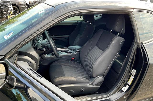 Photo of 2015 Pitch Black Clearcoat Dodge Challenger