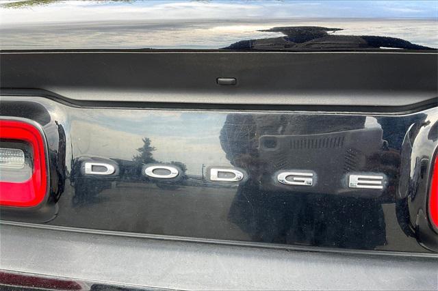 Photo of 2015 Pitch Black Clearcoat Dodge Challenger
