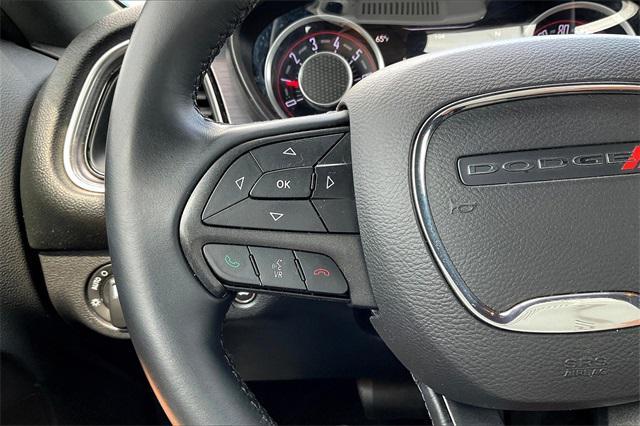 Photo of 2015 Pitch Black Clearcoat Dodge Challenger