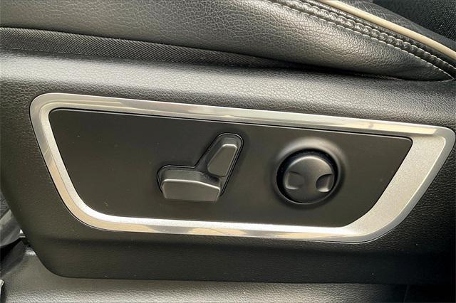 Photo of 2022 Bright White Clearcoat RAM 1500
