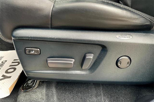 Photo of 2018 Blazing Blue Metallic Toyota Tundra