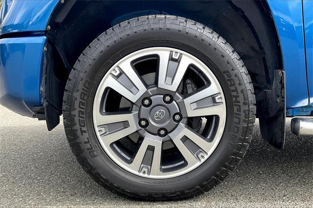 Photo of 2018 Blazing Blue Metallic Toyota Tundra