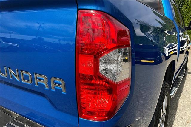 Photo of 2018 Blazing Blue Metallic Toyota Tundra