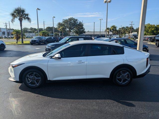 Photo of 2025 Snow White Pearl Kia K4