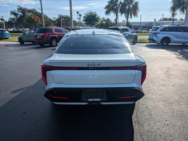 Photo of 2025 Snow White Pearl Kia K4