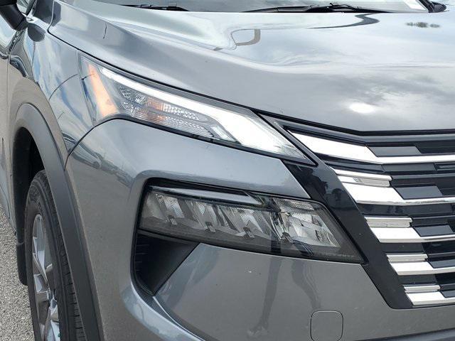 Photo of 2025 Gun Metallic Nissan Rogue