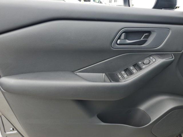 Photo of 2025 Gun Metallic Nissan Rogue