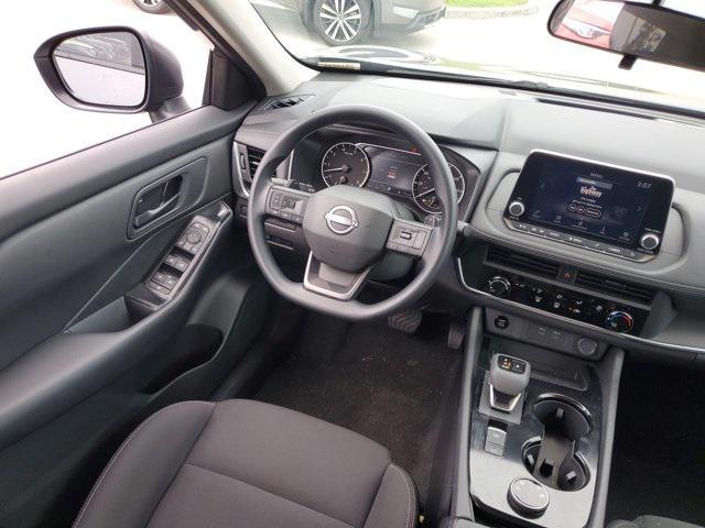 Photo of 2025 Gun Metallic Nissan Rogue