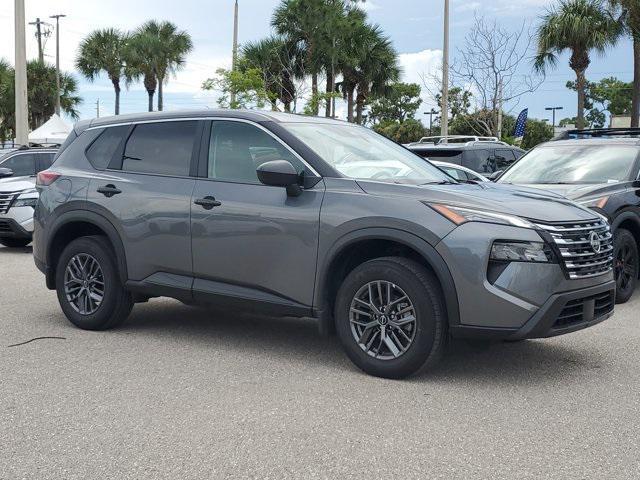 Photo of 2025 Gun Metallic Nissan Rogue