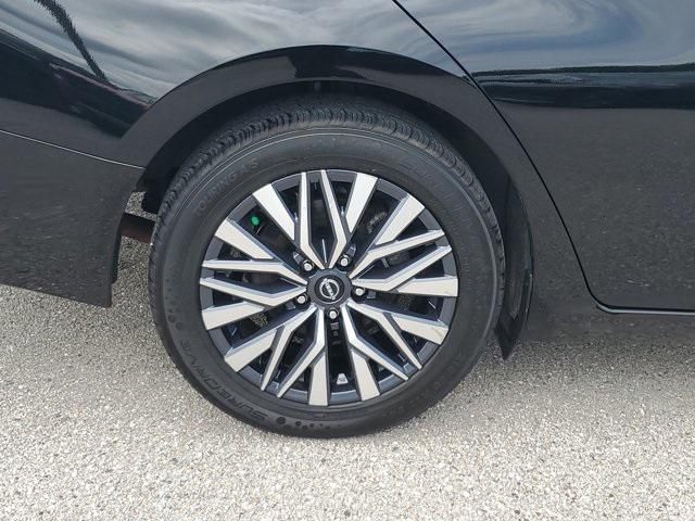 Photo of 2024 Super Black Nissan Altima