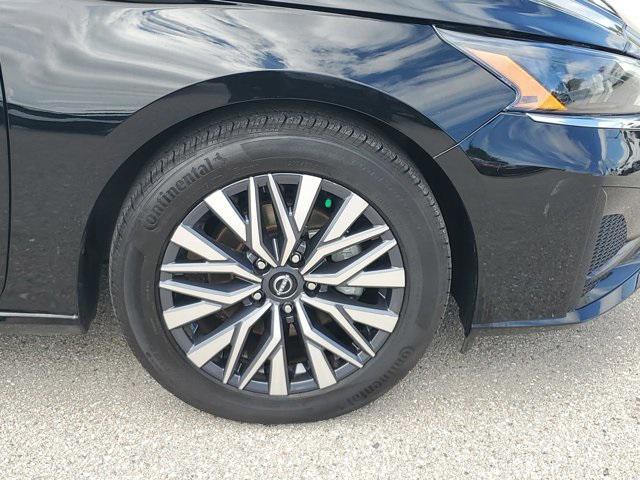 Photo of 2024 Super Black Nissan Altima