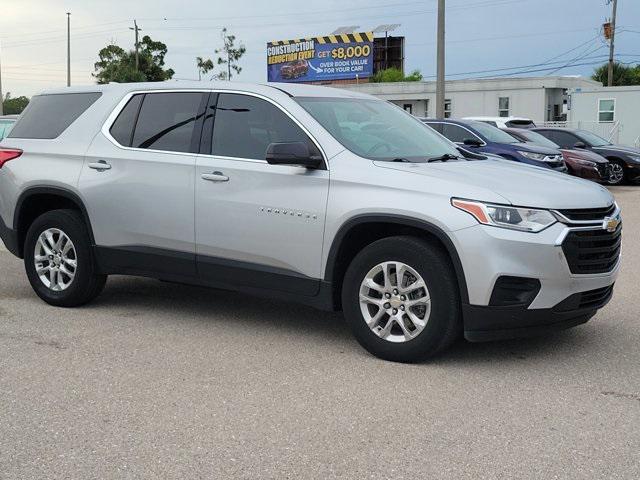 Photo of 2021 Silver Ice Metallic Chevrolet Traverse