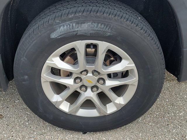 Photo of 2021 Silver Ice Metallic Chevrolet Traverse