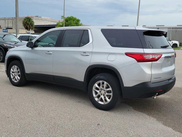Photo of 2021 Silver Ice Metallic Chevrolet Traverse