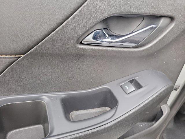 Photo of 2021 Silver Ice Metallic Chevrolet Traverse