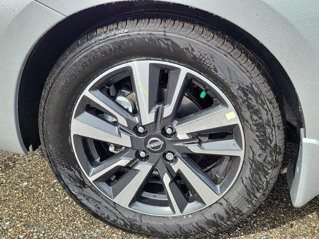 Photo of 2025 Brilliant Silver Metallic Nissan Versa