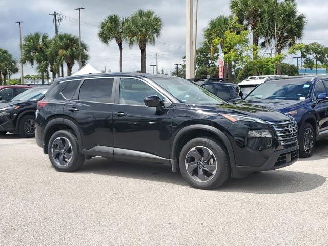 Photo of 2025 Super Black Nissan Rogue