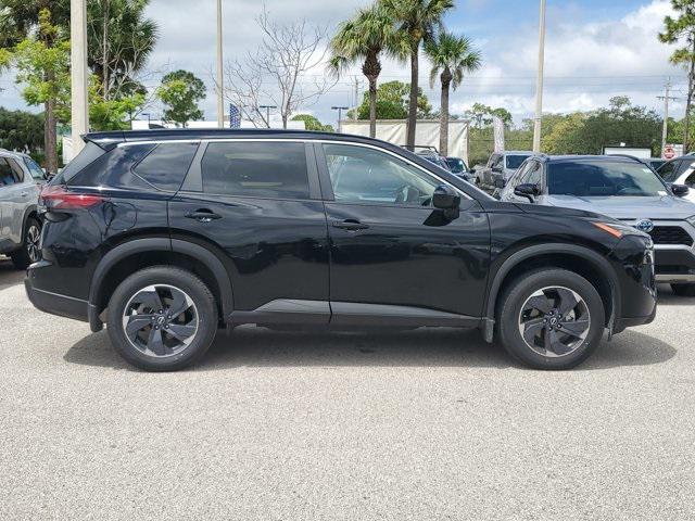 Photo of 2025 Super Black Nissan Rogue