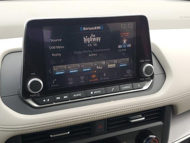 Photo of 2025 Super Black Nissan Rogue