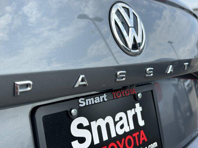 Photo of 2021 Platinum Gray Metallic Volkswagen Passat