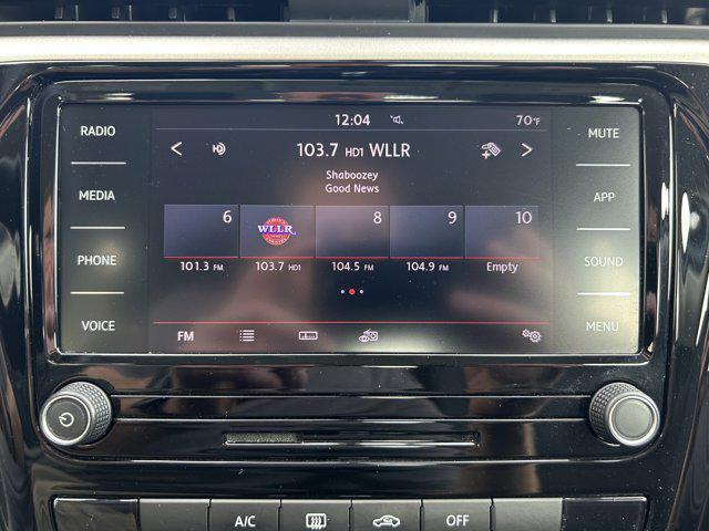 Photo of 2021 Platinum Gray Metallic Volkswagen Passat