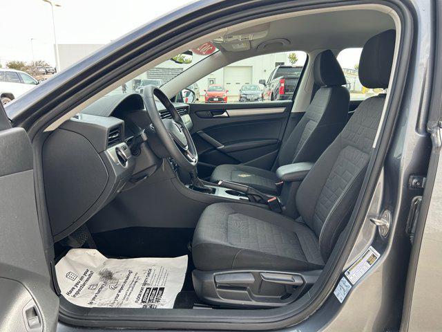 Photo of 2021 Platinum Gray Metallic Volkswagen Passat