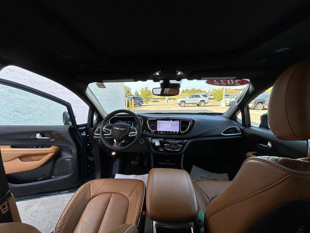 Photo of 2022 Fathom Blue Pearlcoat Chrysler Pacifica