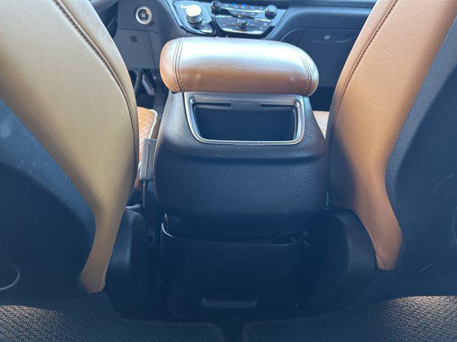 Photo of 2022 Fathom Blue Pearlcoat Chrysler Pacifica